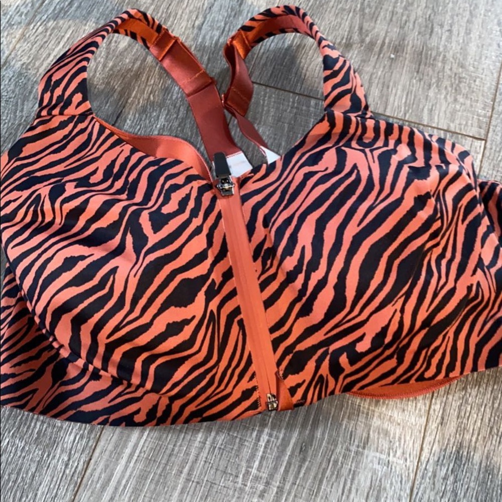 Victoria’s Secret PINK Sports Bra